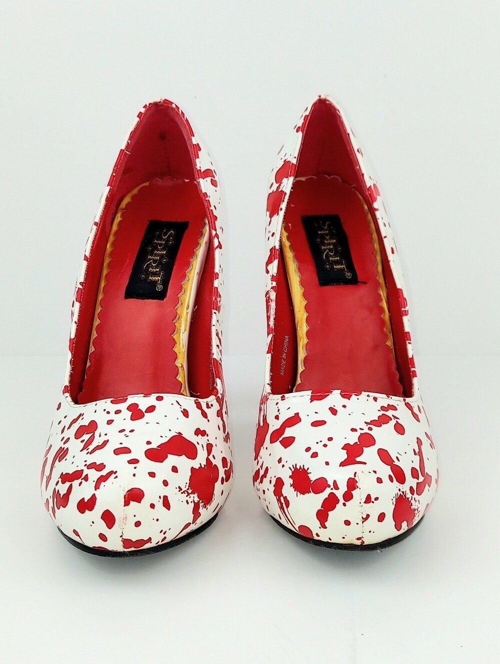 Spirit Halloween Red Splattered White Pumps Heels 7 - Picture 4 of 15